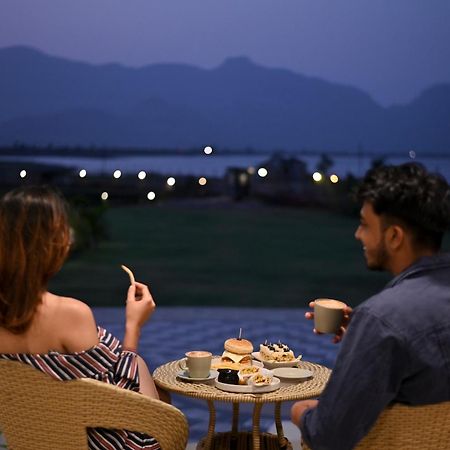 Saj By The Lake, Malshej Ghat Ngoại thất bức ảnh